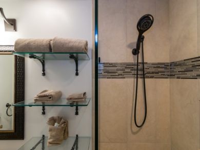 Spacious Bathroom